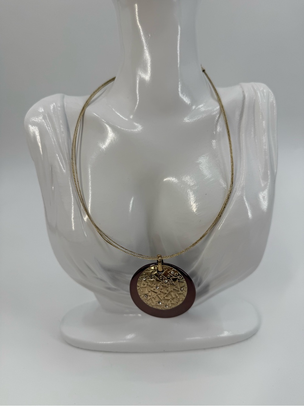 Dana Buchman Gold Tone Pendant Necklace Brown Resin Geometric Medallion - Picture 11 of 16